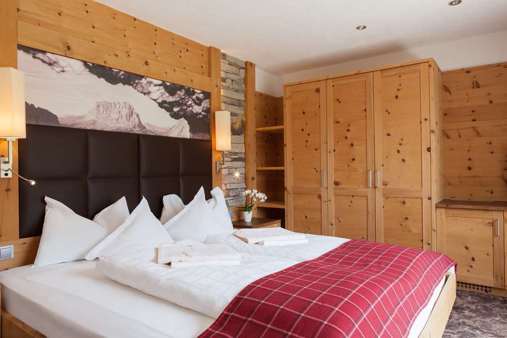 Og Granvara Relais And Spa Selva di Val Gardena Bilik gambar