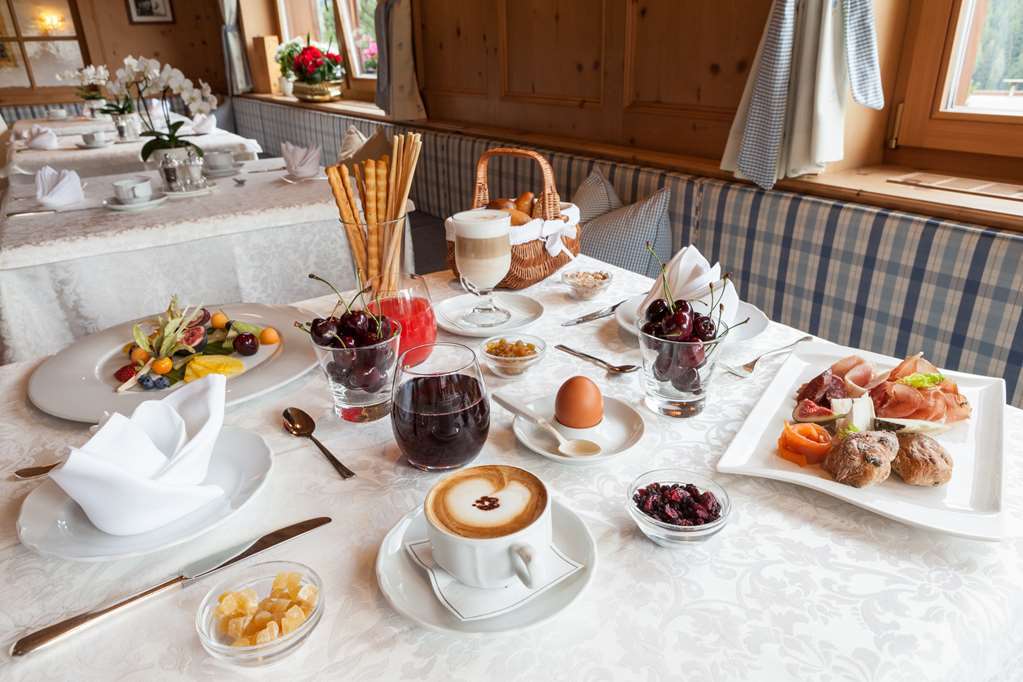 Og Granvara Relais And Spa Selva di Val Gardena Servis gambar